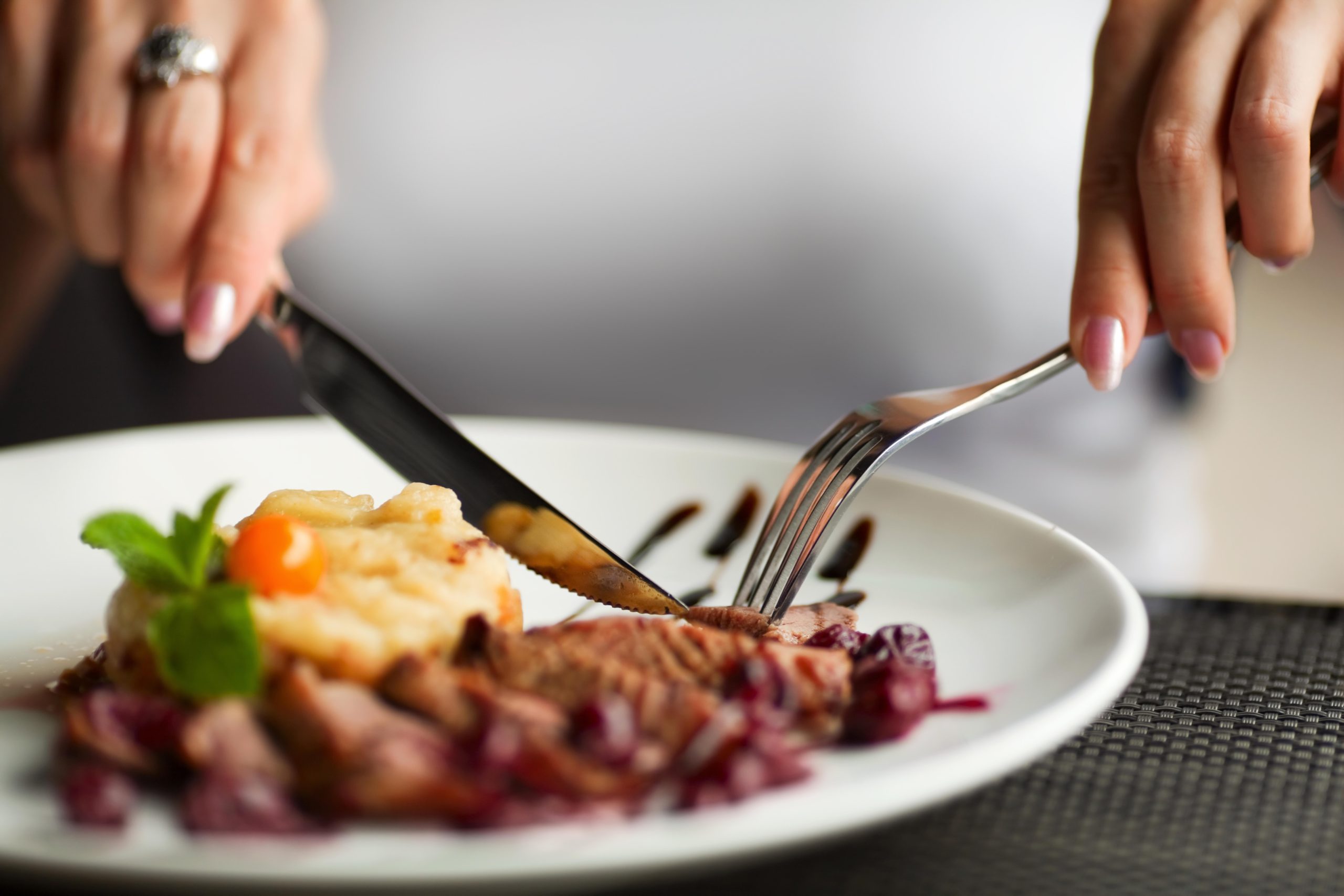 Eating Mindfully: How to Change your Relationship with Food